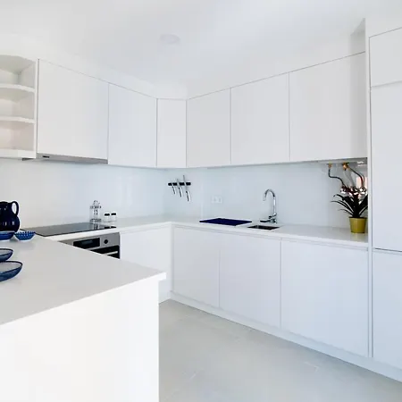 Blue By The River 3 - Elegant Two-bedroom In Santos * ליסבון